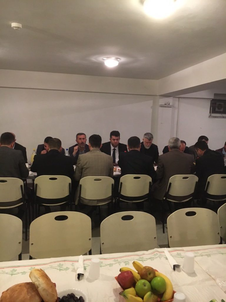 Kryetari i Këshillit te Bashkesise islame në Gjilan shtroj iftarin e parë me të gjithë imamët e Gjilanit