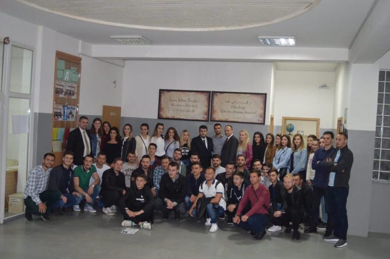 Këshilli i Bashkësisë Islame në Gjilan shtroi iftar për Rininë Studentore të Universitetit “Kadri Zeka”