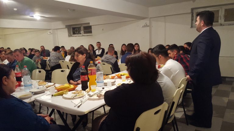 Këshilli i Bashkësisë Islame shtroi iftar për jetimet e Komunës së Gjilanit