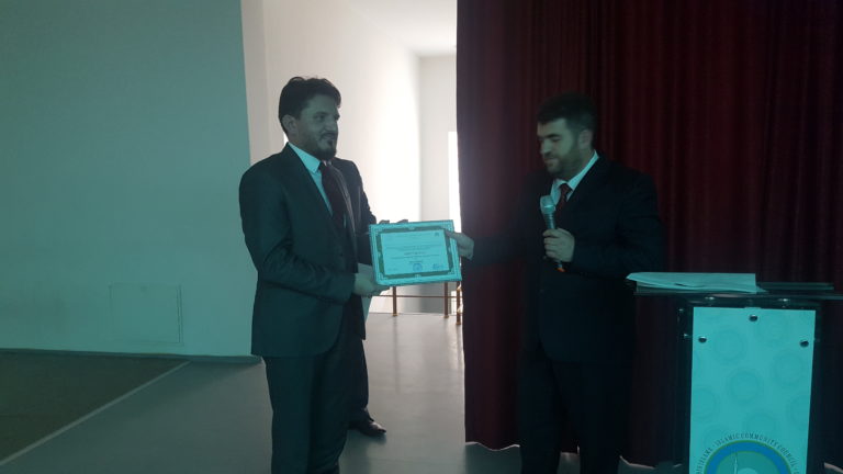 Këshilli i Bashkësisë Islame  në Gjilan shpërndau certificate per kryerjen e haxhit për 77 haxhinje nga Komuna e Gjilanit