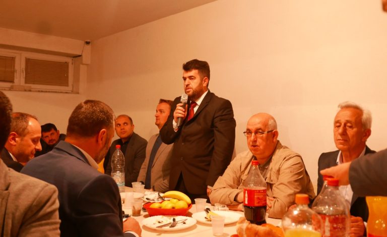 KBI në Gjilan shtron iftar për maturantët e medresesë