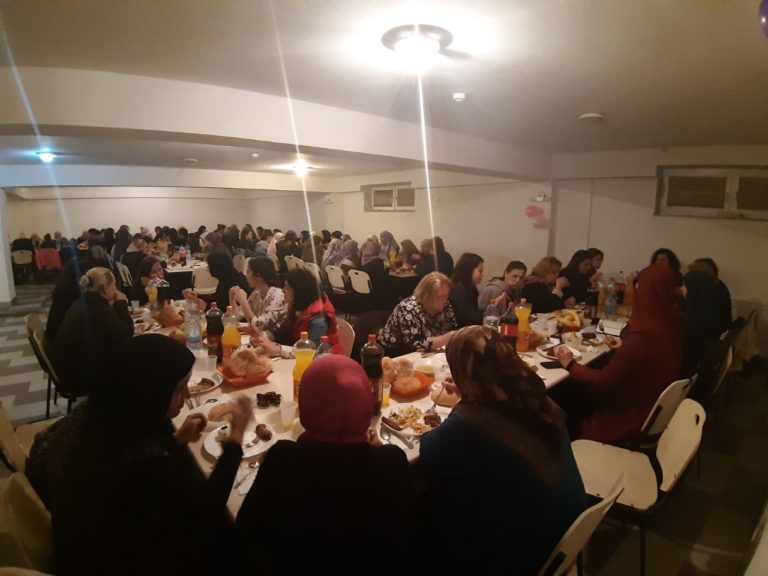KBI në Gjilan shtron iftar për nxënëset që ndjekin mësimin dhe leximin e Kuranit