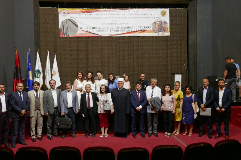 U mbajt simpozium shkencor : Mulla Idriz Gjilani me bashkëluftëtarë në mbrojtje të Shqipërisë Etnike (video)