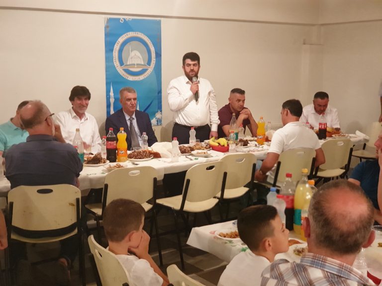 Këshilli i Bashkësisë Islame në Gjilan shtroi drekë për gurbetqarët  e Komunës së Gjilanit