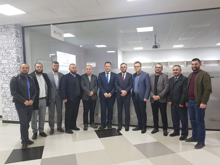 ﻿ Rashit Zylfiu mbrojti temën e  punimit master në AAB
