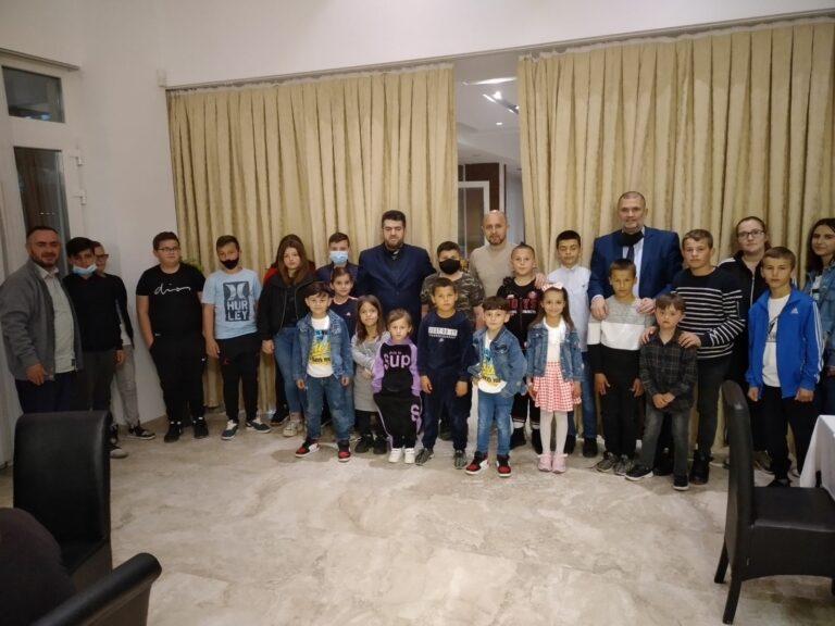 Këshilli i Bashkësisë Islame në Gjilan shtroi iftar për jetimët e Gjilanit