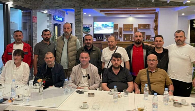 Kompleksi Gjilani ne Ksamil nikoqir i punëtorëve te Këshillit te Bashkësisë Islame në Gjilan.