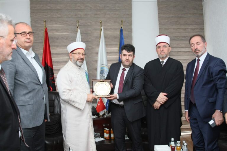Myftiu i Turqisë Prof. Dr. Ali Erbash vizitoi Këshillin e Bashkësisë Islame në Gjilan